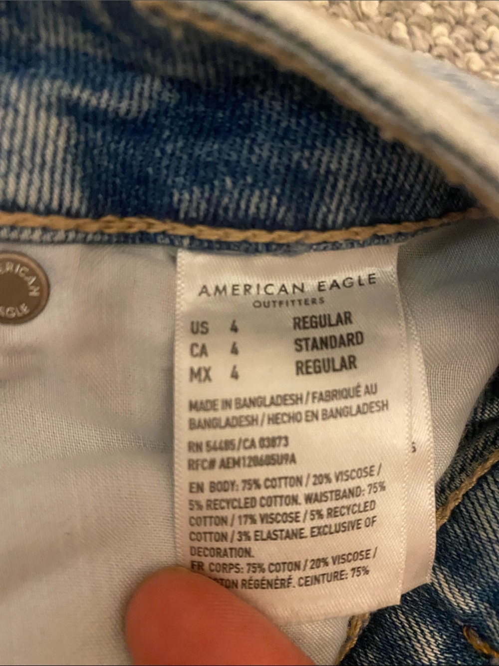 Light Wash Distressed Ripped Jeans - Picture 4 of 4